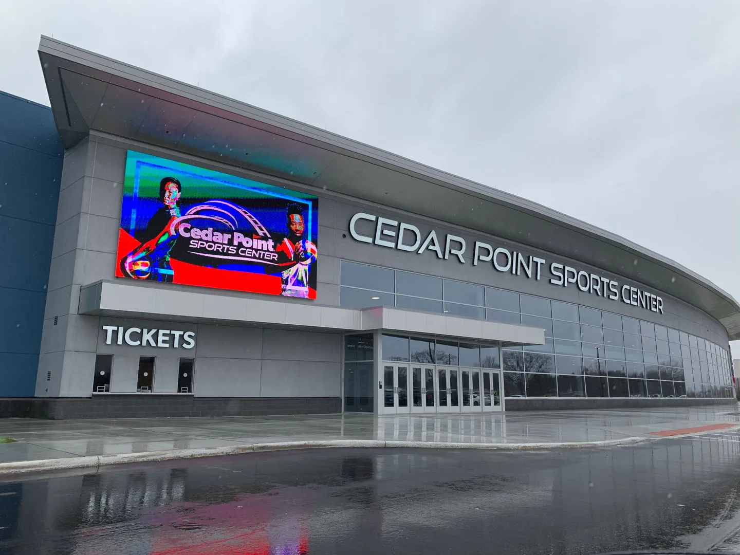 Cedar Point Sports Center indoor facilities