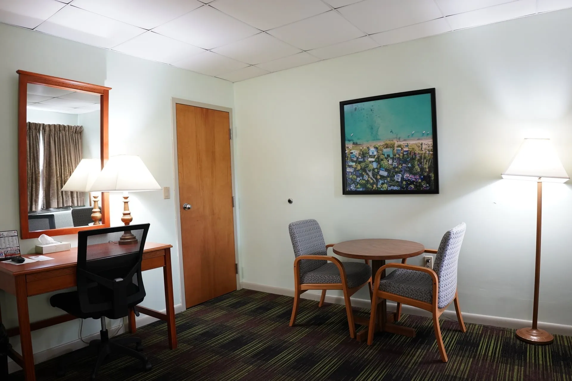 Jacuzzi Suite work desk and dining table