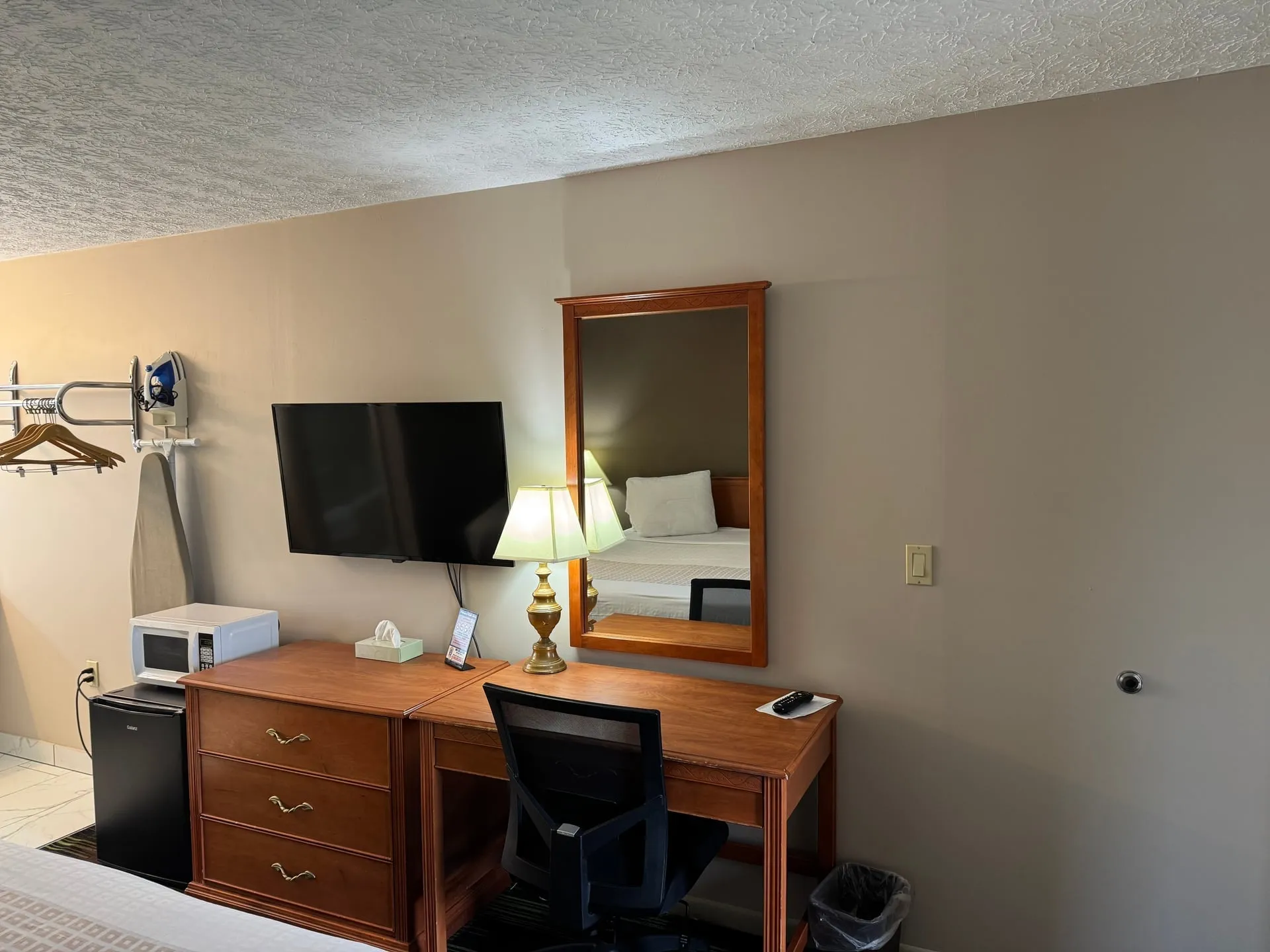 King room with TV and work desk
