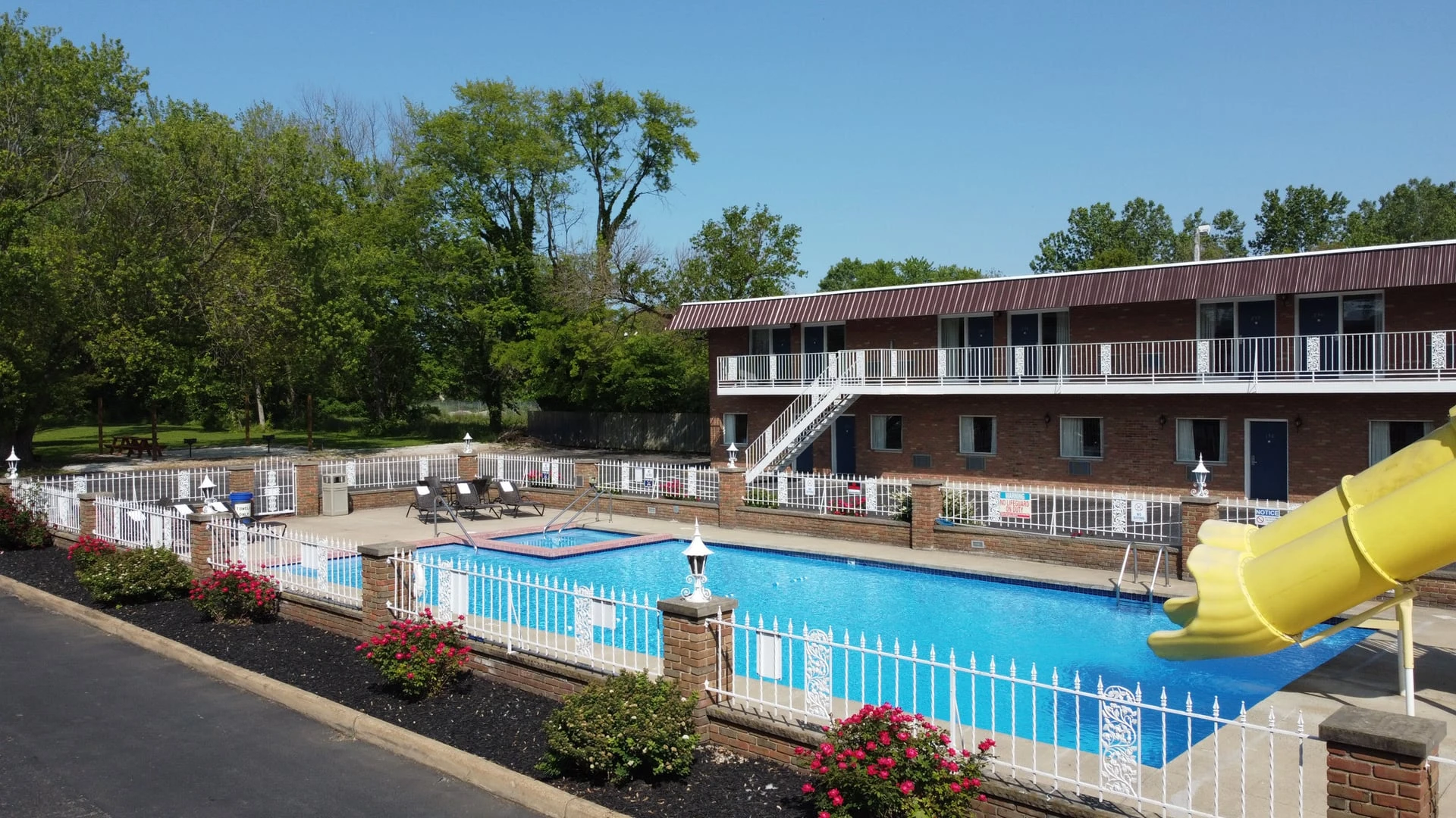 South Shore Inn outdoor pool area