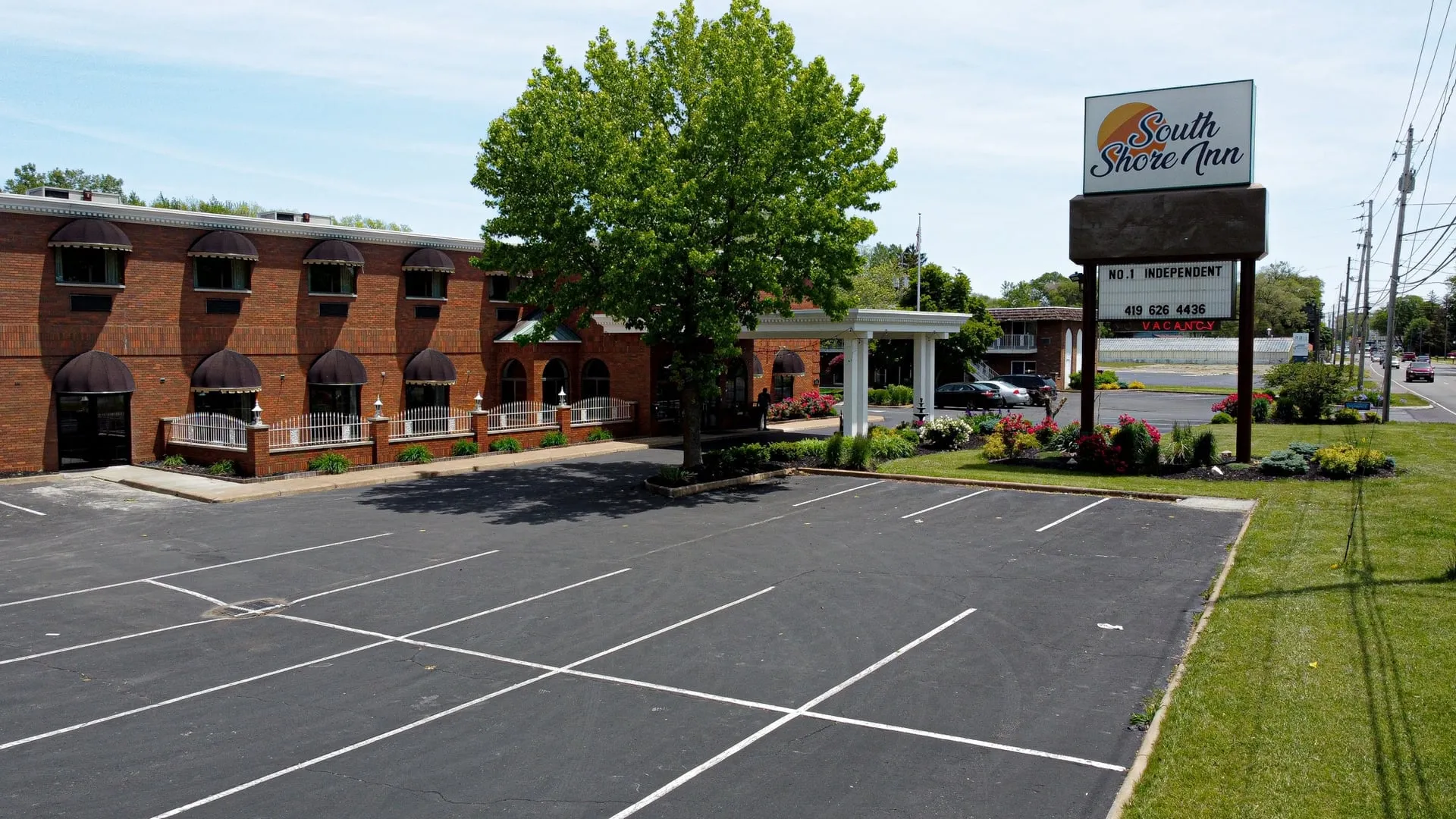 South Shore Inn sign on Cleveland Road